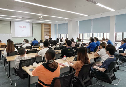 在工作中不斷學習，在學習中不斷進步